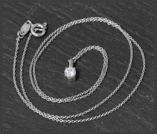 Diamant Anhänger & Kette 585 Gold; 0,39ct